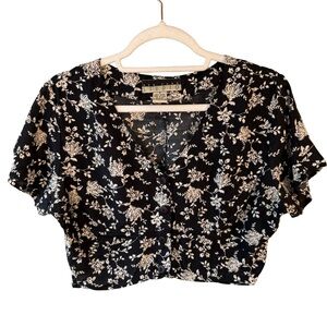 New York Studio Black and White Floral Cropped Blouse Size 8 Minimalist Summer